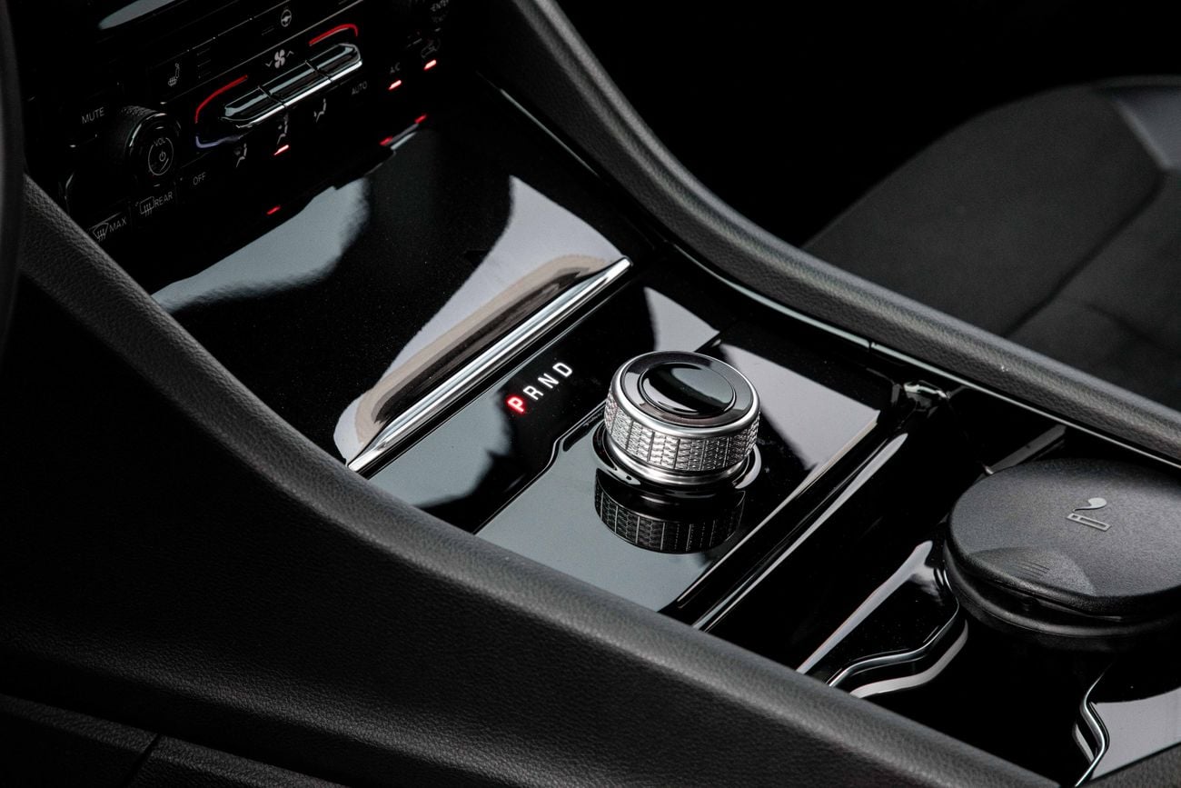 جيب جراند شيروكي Under Warranty | Low KM! | 2,448 P.M | 0% Downpayment | Under Warranty | Low KM! | Ramadan Offer!