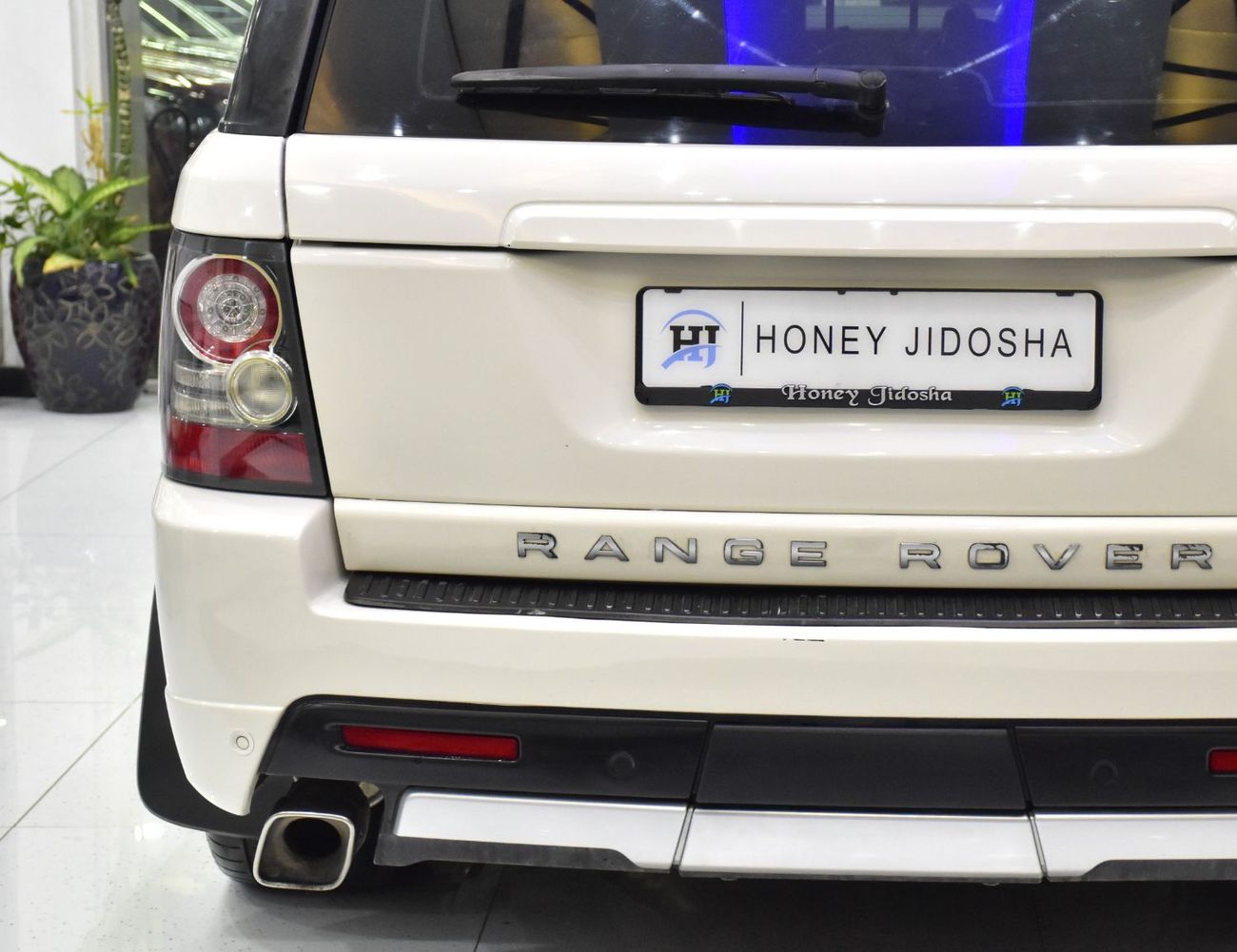 لاند روفر رينج روفر سبورت EXCELLENT DEAL for our Land Rover Range Rover Sport SuperCharged HST ( 2010 Model ) in White Color G