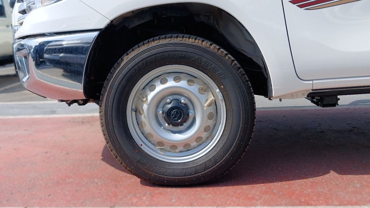 تويوتا هيلوكس 2.4L Diesel Manual DC Pickup 2026YM