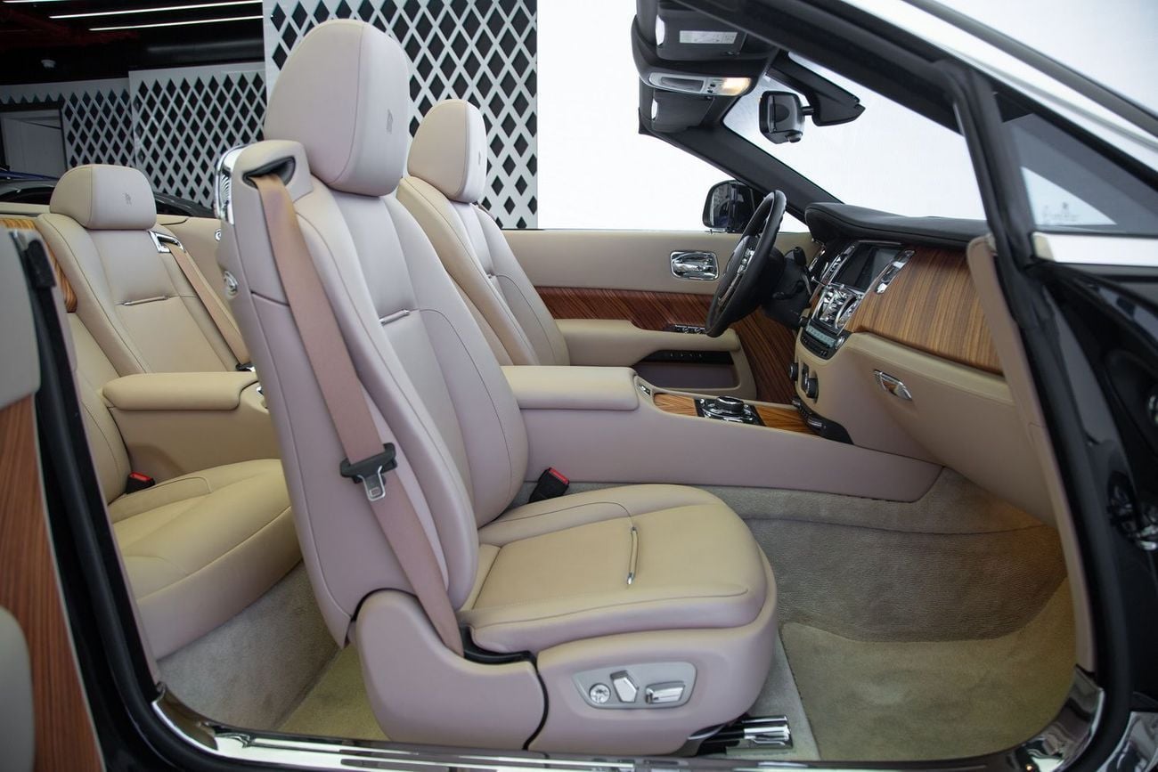 رولز رويس داون Rolls Royce Dawn