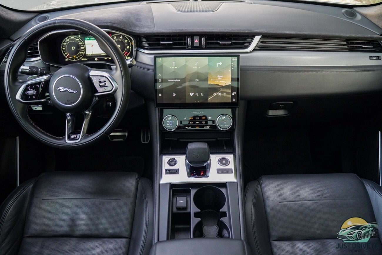 جاكوار F بيس SVR 5.0L