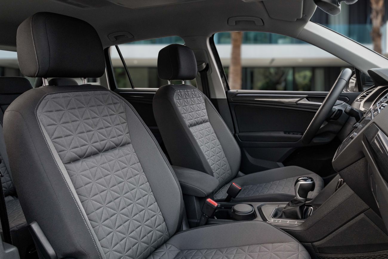 Volkswagen Tiguan Tiguan Elegance | 1,606 P.M | 0% Downpayment | VW Warranty + Service | Ultra Low KM!