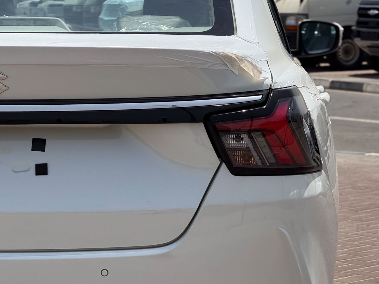 سوزوكي دزاير 2025 GLX 1.2-litre 4-cylinder petrol engine - 5 Speed AT - 9 inch Touchscreen - EXPORT