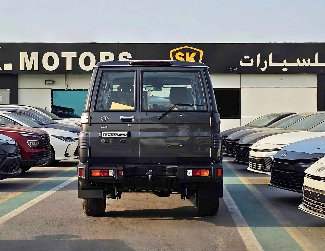 Toyota Land Cruiser 70 LC76  / A/T / 2.8L V4 DIESEL / WINCH SNORKEL / DVD CAMERA / HIGH OPTION / CODE # LX-Z