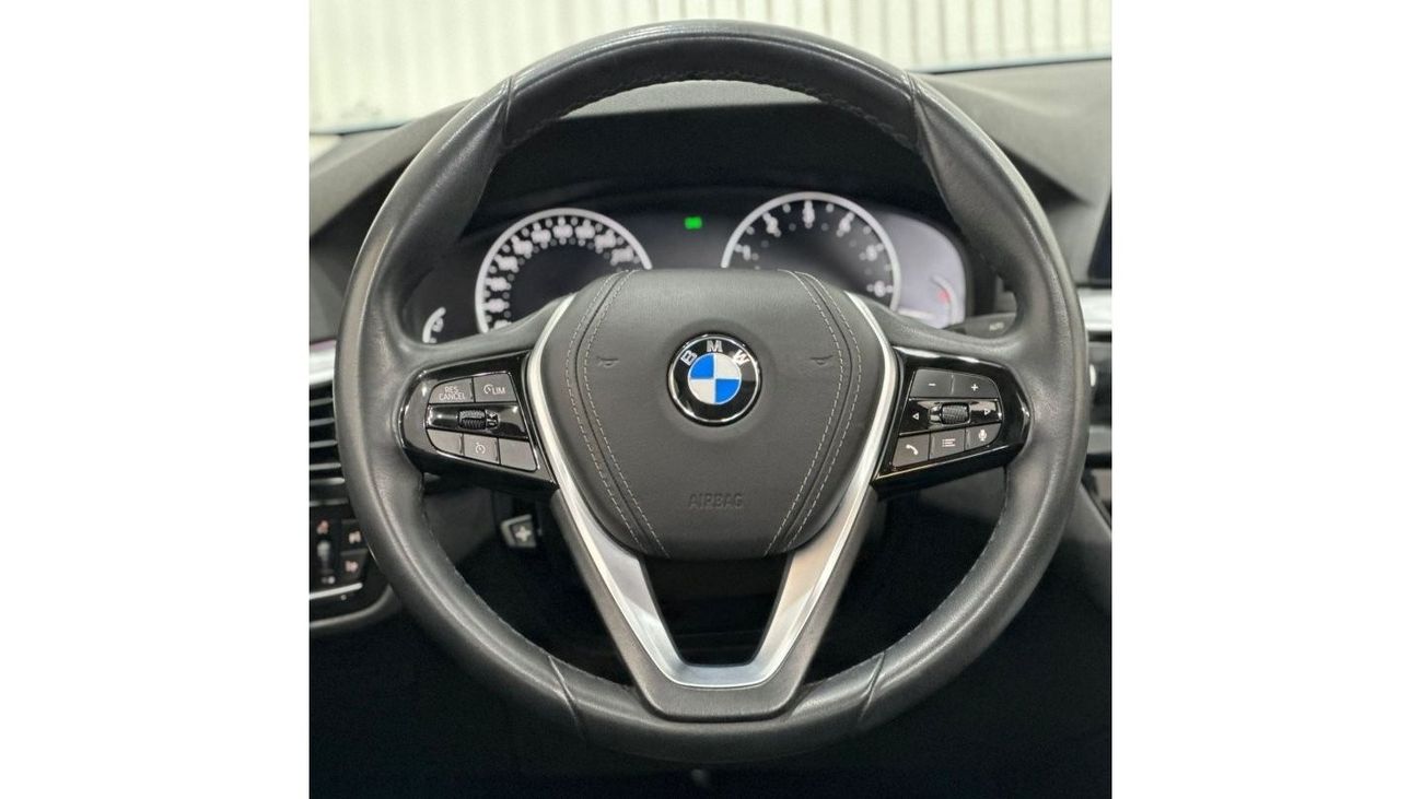 بي أم دبليو 520i Std 2020 BMW 520i, August 2024 BMW Warranty + Service Pack, Low Kms, GCC