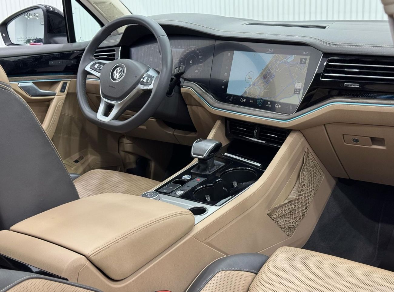 Volkswagen Touareg Highline Plus 3.0L 2019 Volkswagen Touareg Highline Plus, Warranty, Service History, GCC