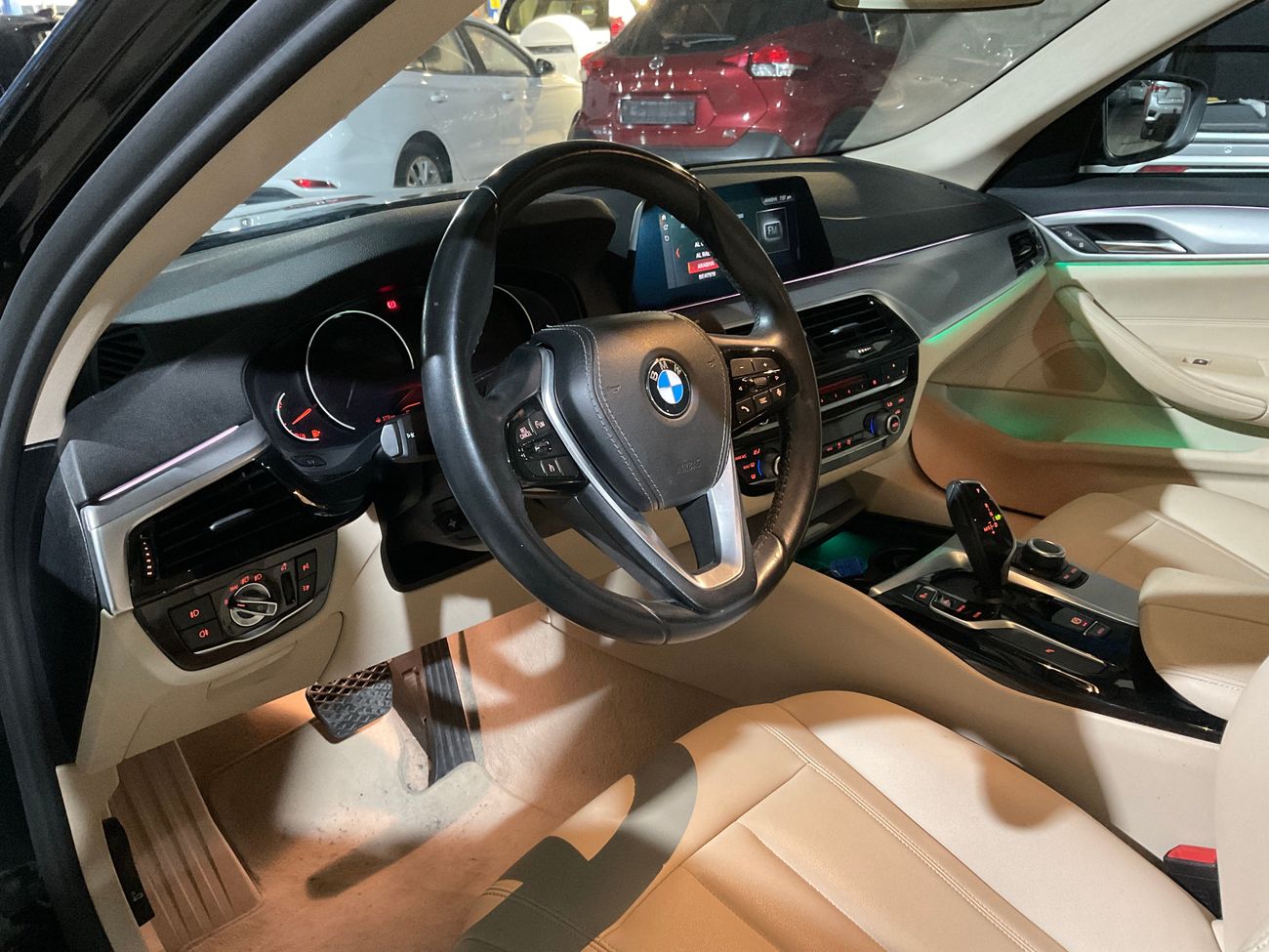 بي أم دبليو 520i Executive | شامل الضمان | 0 ﺪﻔﻋﺓ ﺃﻮﻟﻯ