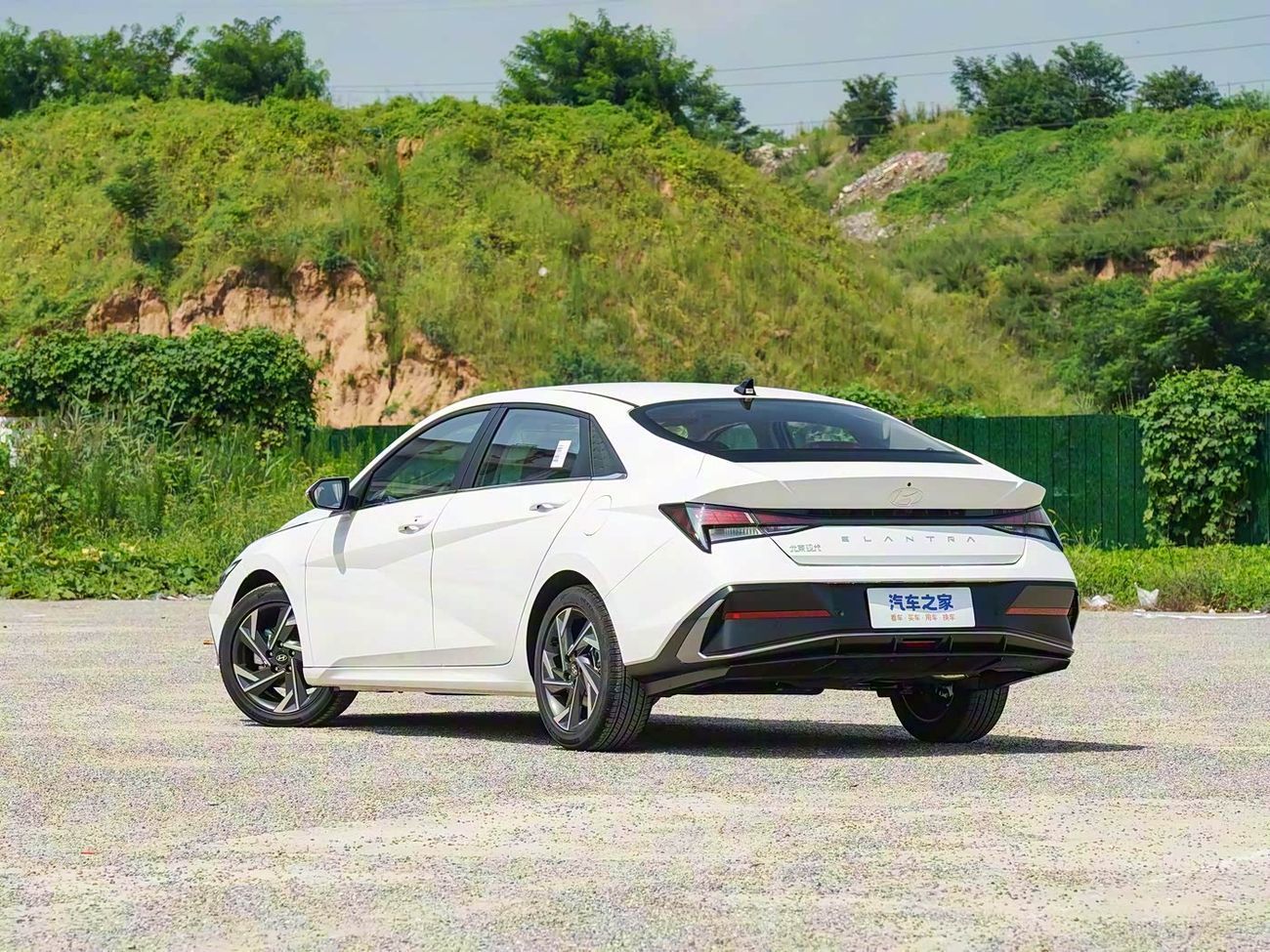 هيونداي إلانترا Hyundai Elantra 1.5L CVT GLX Elite Edition | Sunroof | For Export