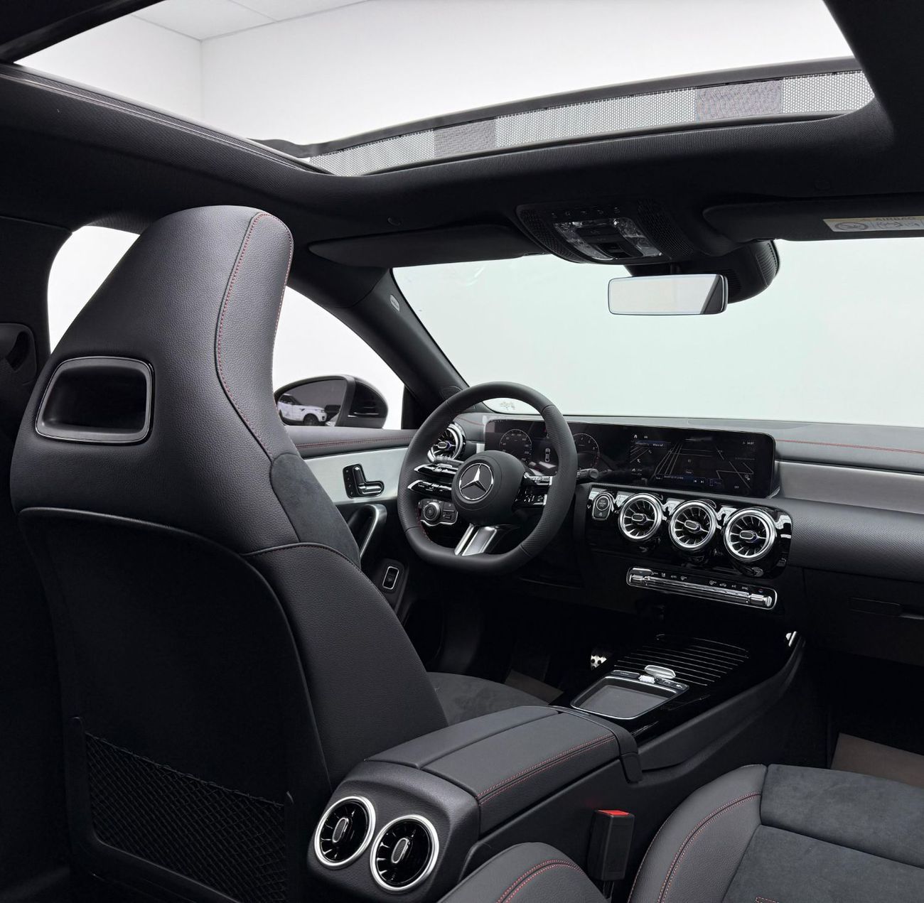 Mercedes-Benz CLA 200 *Brand New* 2025 Mercedes Benz CLA 200 AMG Premium, 2030 Mercedes Warranty, Delivery Km, GCC