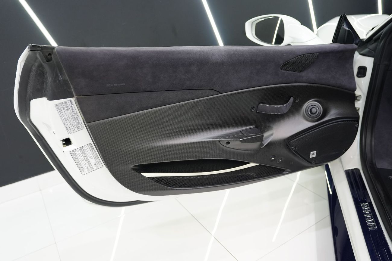 فيراري 488 بيستا سبايدر Atelier Ferrari, Apple CarPlay, JBL Audio, Special Exterior Carbon Pack, Al Tayer Warranty + Service