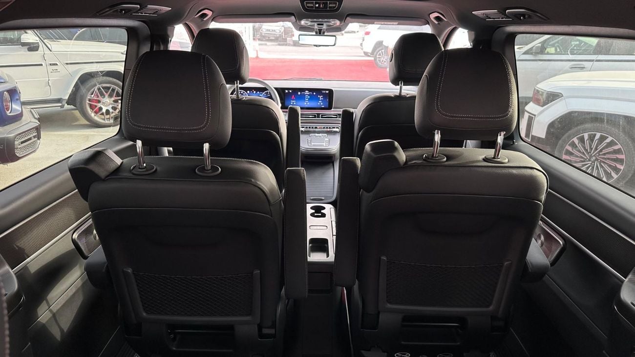 Mercedes-Benz V 300 D Brand New V300D Avantgarde is avaliable in stock