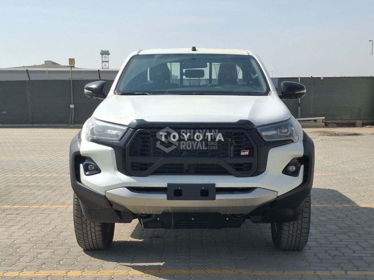 تويوتا هيلوكس GR SPORT 4.0L V6 PETROL DC AT 4WD 2026MY