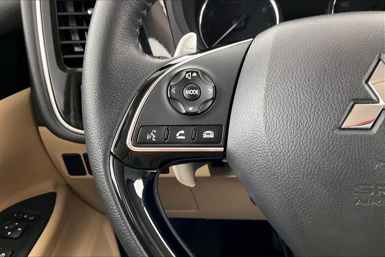 Mitsubishi Outlander GLX Midline| 1 year free warranty | Flood Free