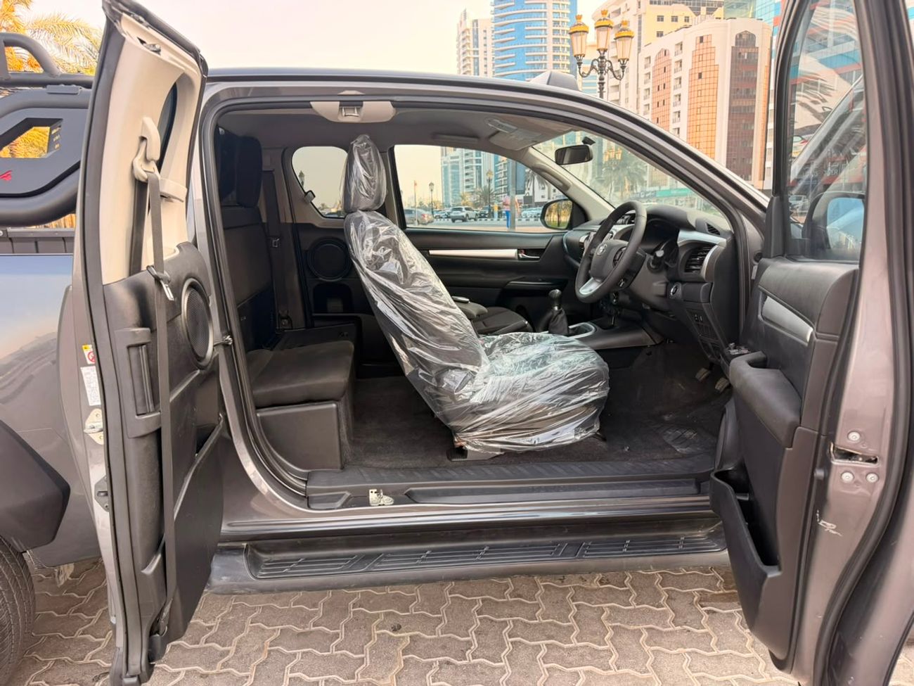 تويوتا هيلوكس SR Upgrade to GR Sport