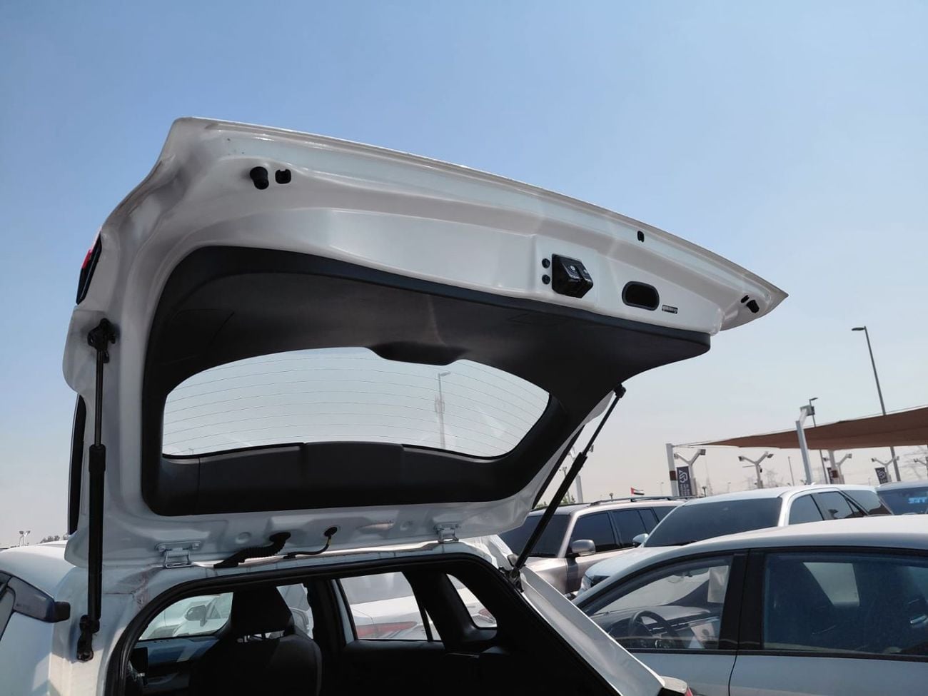 تويوتا كورولا كروس LTD HEV Hybrid (E-CVT) 2.0L
