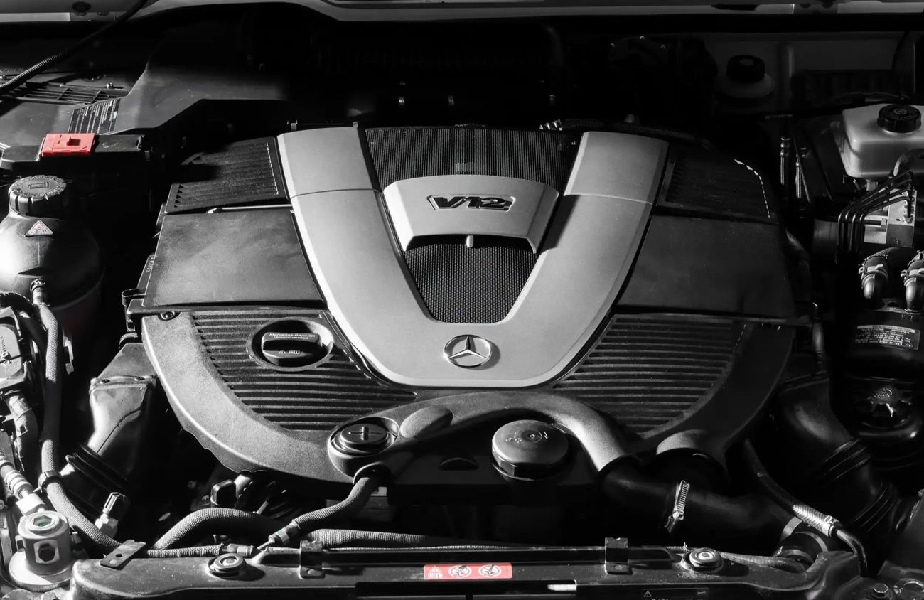 Mercedes Maybach G 650 6.0 L V-12 Biturbo Engine