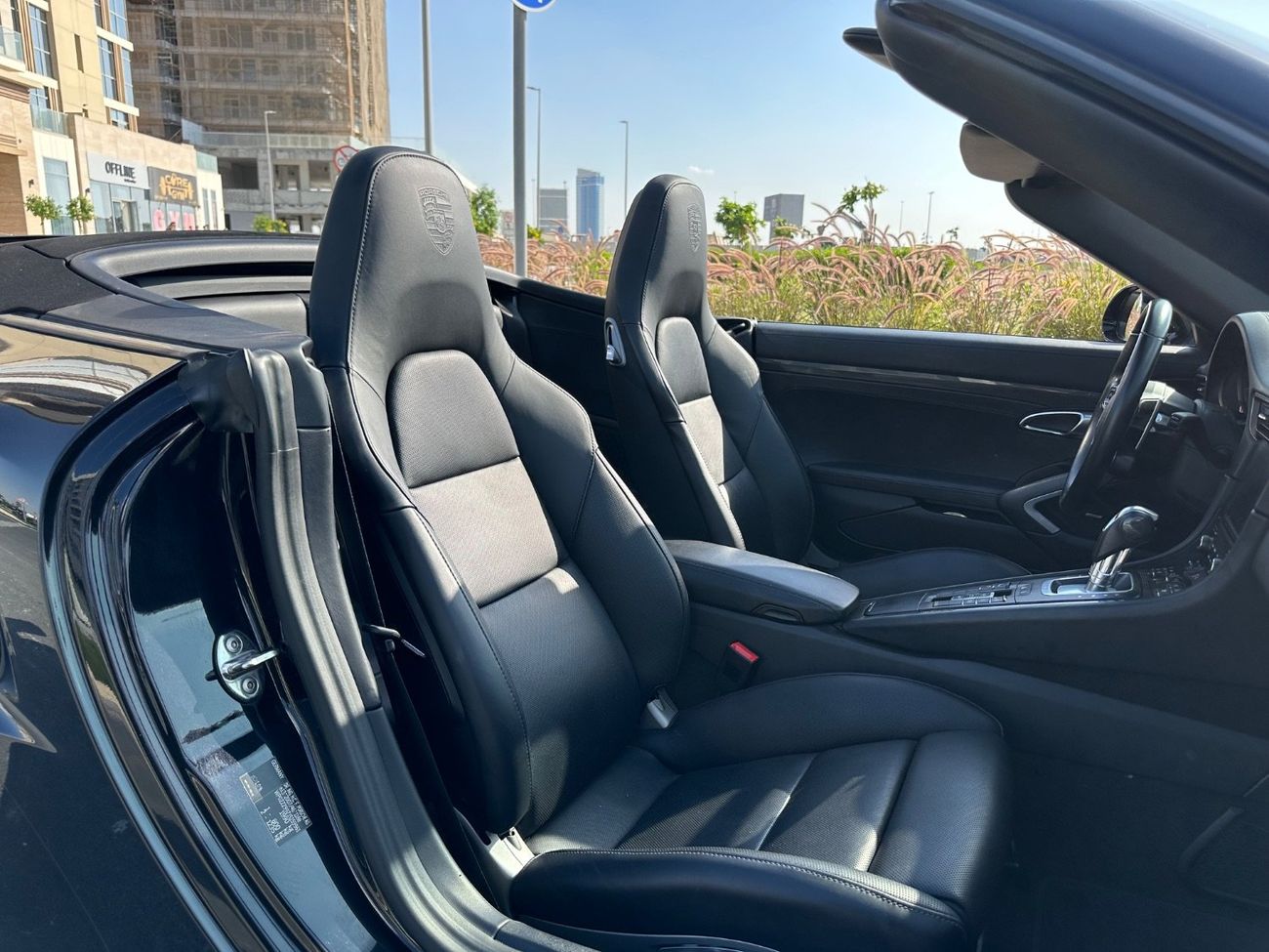 Porsche 911 Turbo S 3.8L (560 HP) Convertible Turbo S 3.8L (580 HP) Convertible | 2018 | Europe Specs | Full Opt