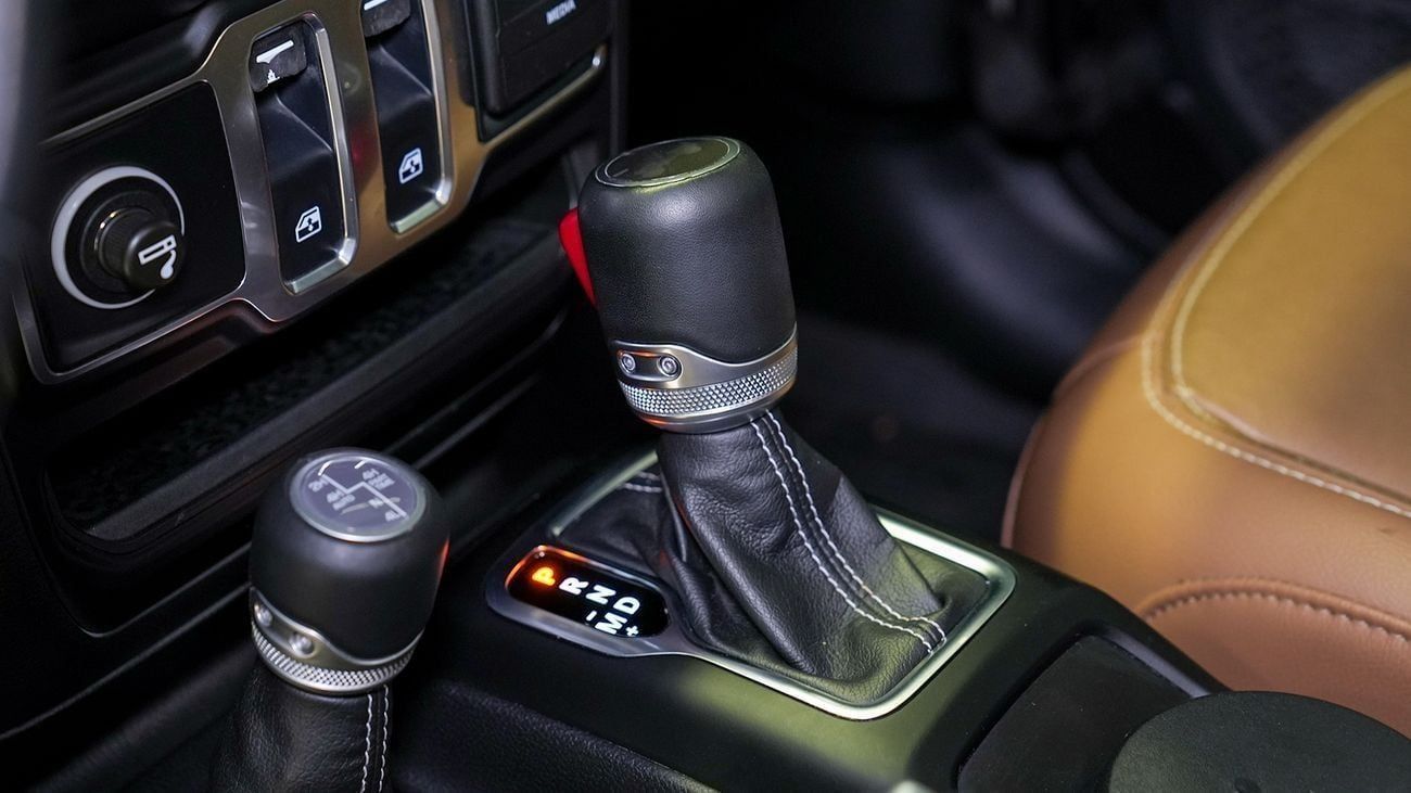 Jeep Wrangler Sahara 3.6L A/T (5 Seater)