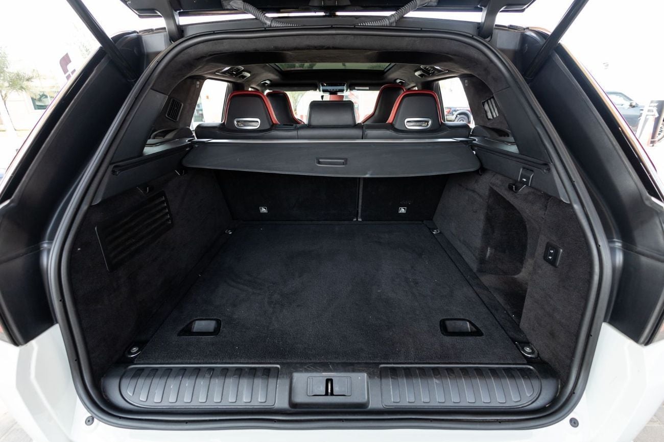 Land Rover Range Rover Sport SVR 5.0L (575 HP) AWD