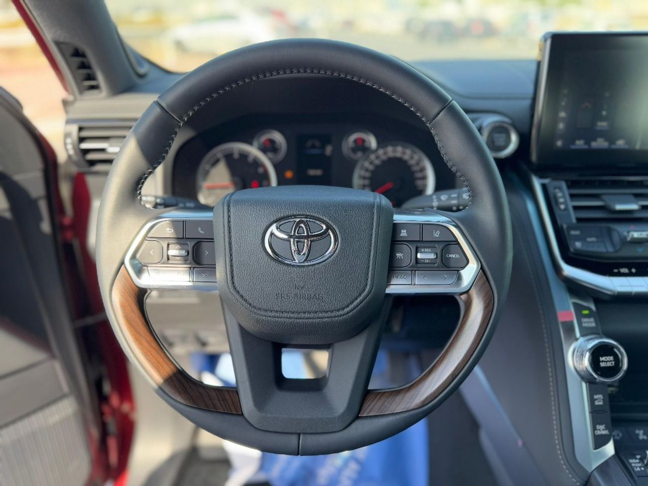 Toyota Land Cruiser GXR 3.5L Twin Turbo V6 Petrol Full Option , Radar , JBL