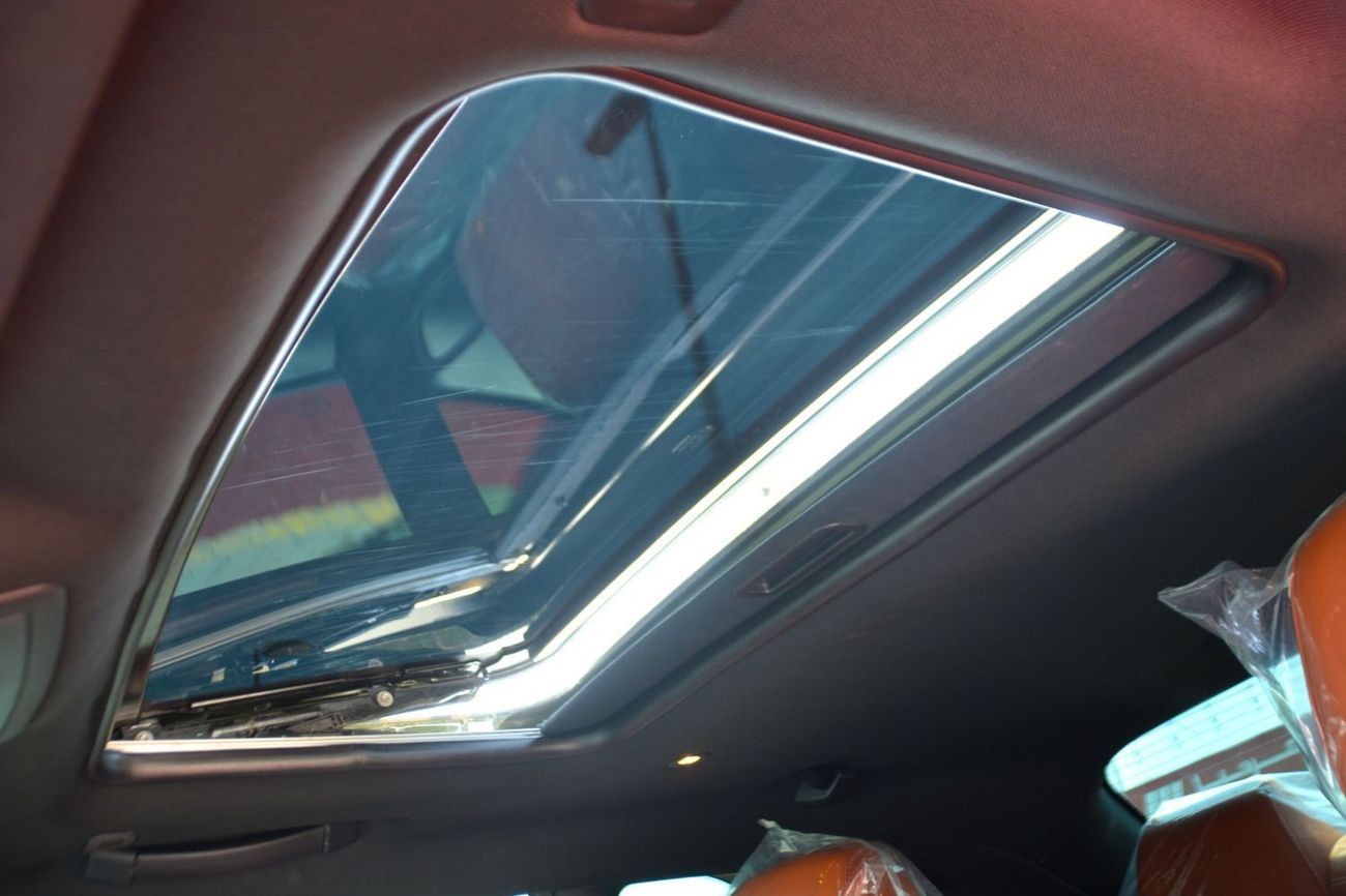 Dodge Challenger Scat Pack 6.4L (470 HP) SRT /2022 /6.4L / CUSTOM COLOR/HELLCAT WIDE BODY /SUN ROOF -FULL OPTION