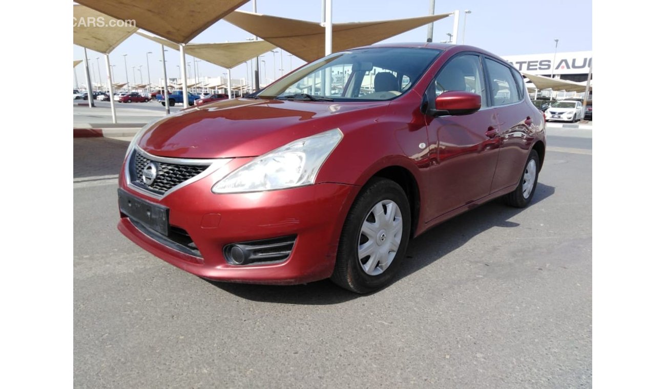 Nissan Tiida Nissan tida 2015 gcc full Automatic