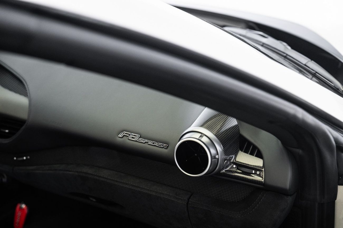 Ferrari F8 Spider 3.9T V8