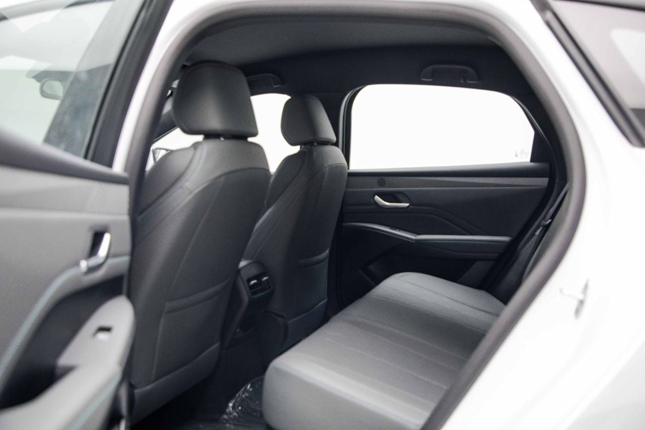 بي واي دي كين بلاس DM-i ID Leading Version 1.5L - White Inside Grey | Export Only