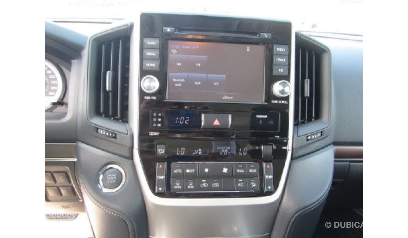 تويوتا لاند كروزر 4.5 8 سلندر ديزل مع توربو 2019 وريموت تشغيل السيارة عن بعد