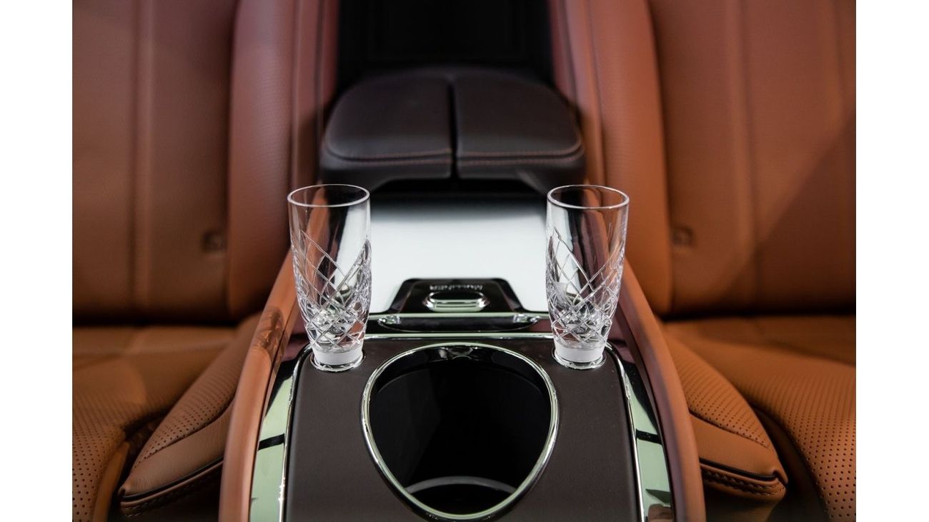 بنتلي بينتايجا Bentley Bentayga Azure First Edition EWB