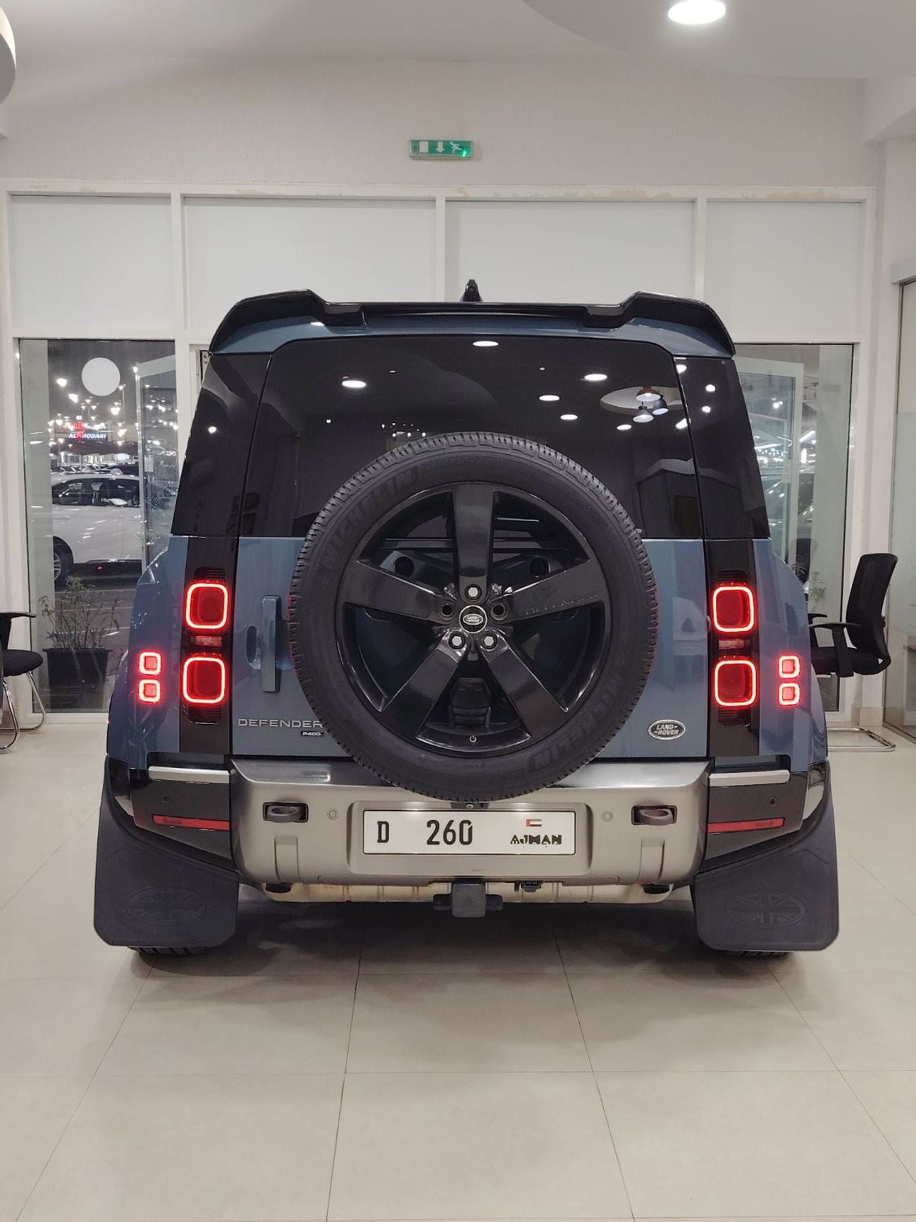 لاند روفر ديفندر P400
