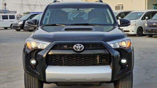 Toyota 4-Runner 2019 Toyota 4Runner TRD off Road, 4X4 and leather seats