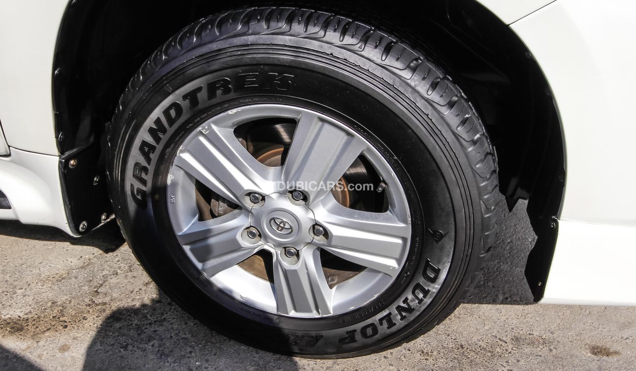 Toyota Land Cruiser GXR V8 with VXR V8 2015 body kit