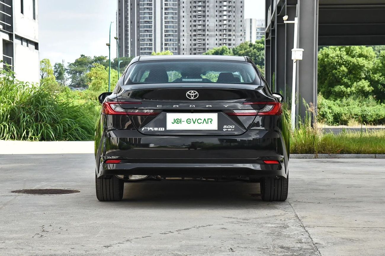 تويوتا كامري China's top-tier dual-engine 2.5HG Premium Edition