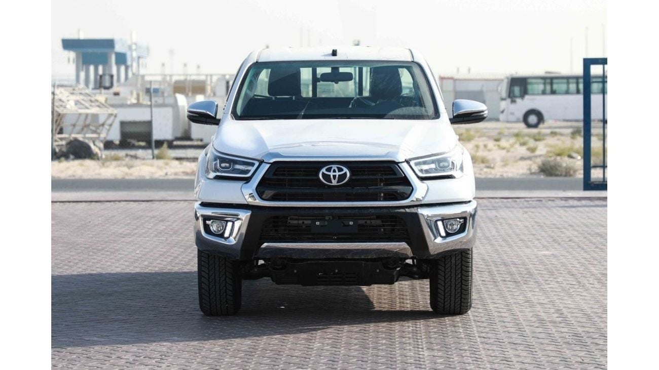 تويوتا هيلوكس تويوتا هيلوكس 2024 ذات الكابينة المزدوجة 2.7 HI - أبيض بلاتيني لؤلؤي من الداخل أسود | للتصدير فقط