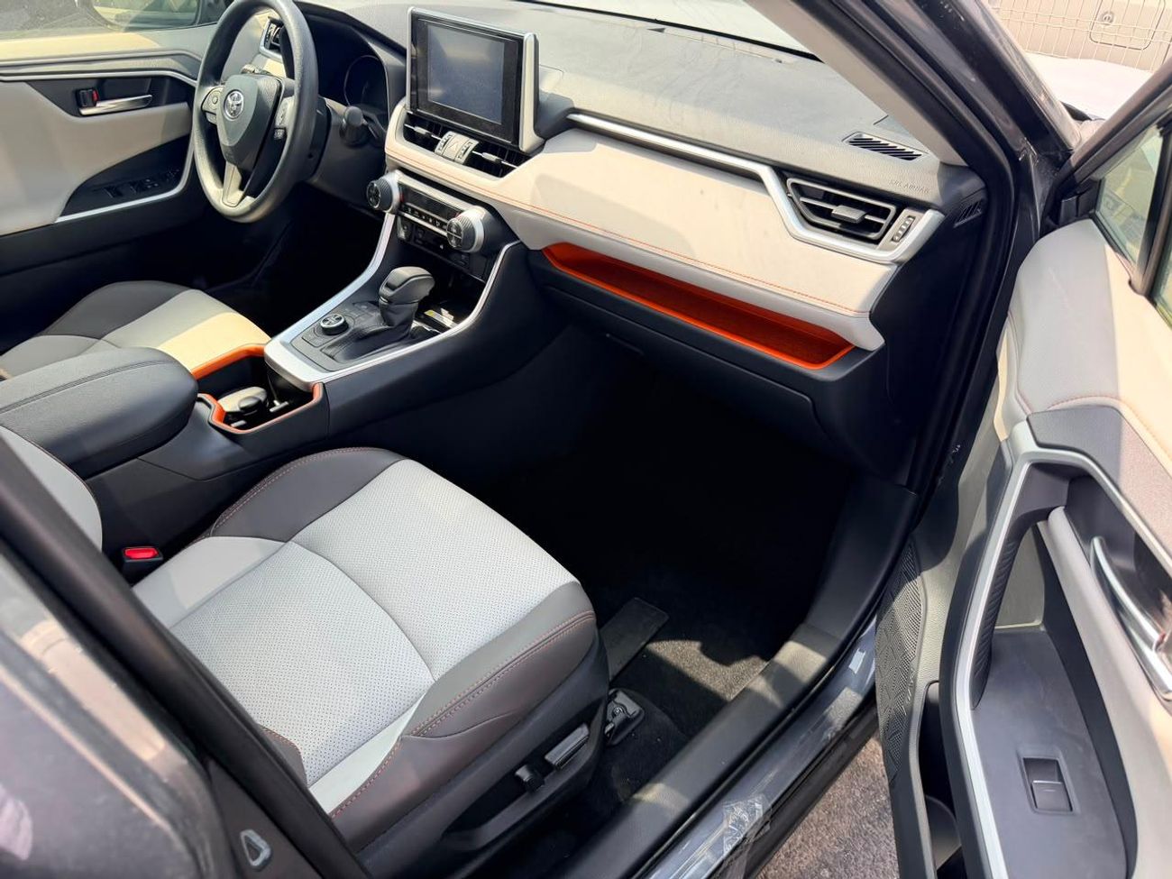 Toyota RAV4 ADVENTURE ( FOR RE-EXPORT ONLY )