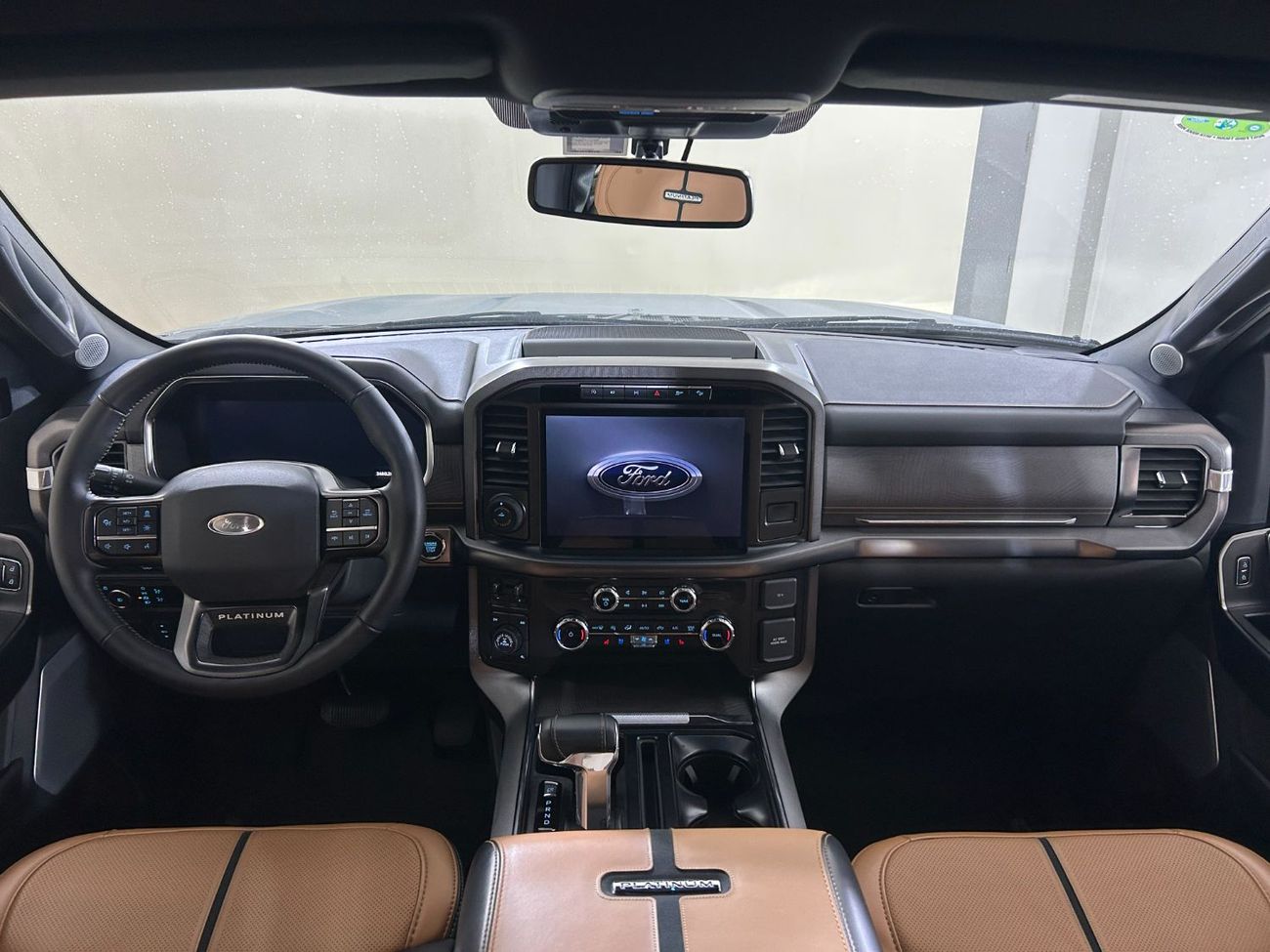 Ford F 150 Platinum 5.0L V8 1823EW F150 PLATINUM CREW 145'' 3.5L ECOBOOST AT LTHR W/O NAVIGATION