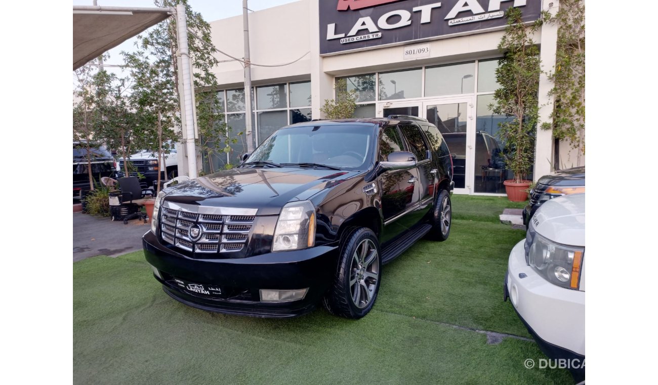 Cadillac Escalade 2007 model import number one leather hatch Forel cruise control screen control in excellent conditio