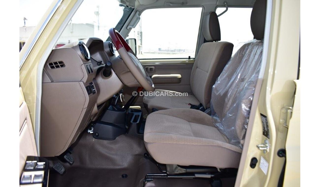 Toyota Land Cruiser Pick Up 79 Double Cab V8 4.5L Manual Transmission-Full Option