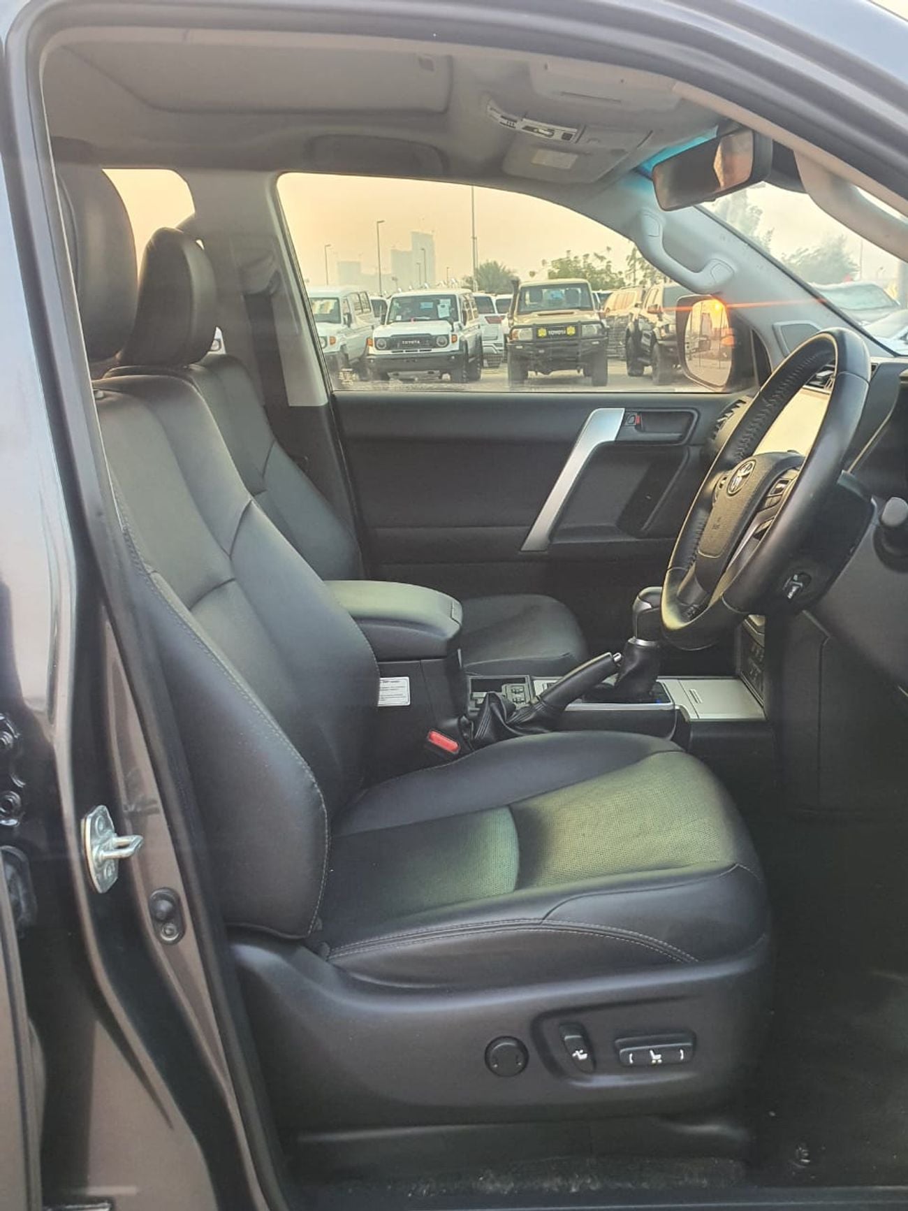 Toyota Prado TX-L TXL 2.8L Top of the option Diesel Engine RHD 4WD V4 Automatic Gear SUV 7 Seats 5 Doors