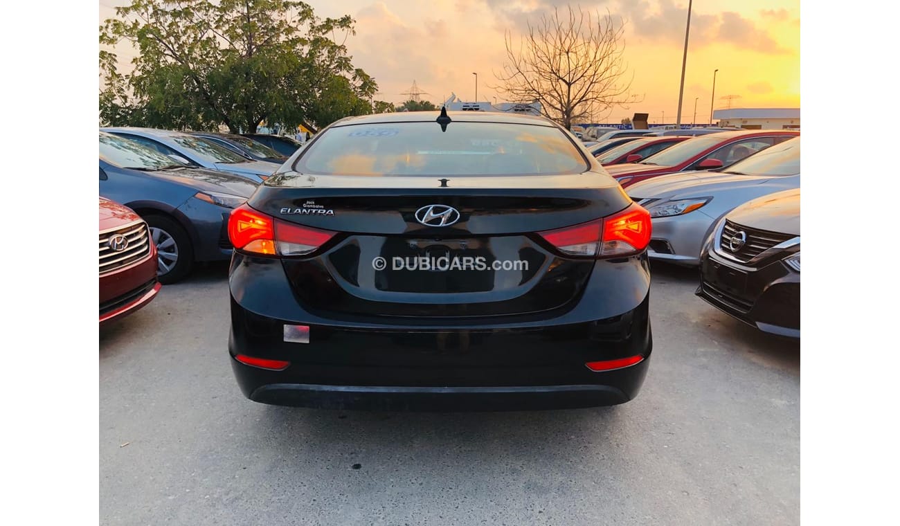 Hyundai Elantra 1.8L (MINT CONDITION)