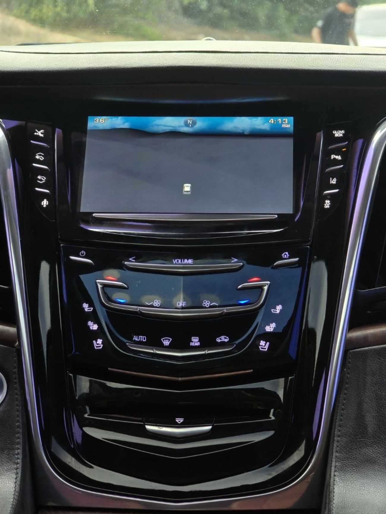 Cadillac Escalade Platinum 6.2L CADILLAC ESCALADE 2015 GCC FULL OPITION // GOOD CONDITION