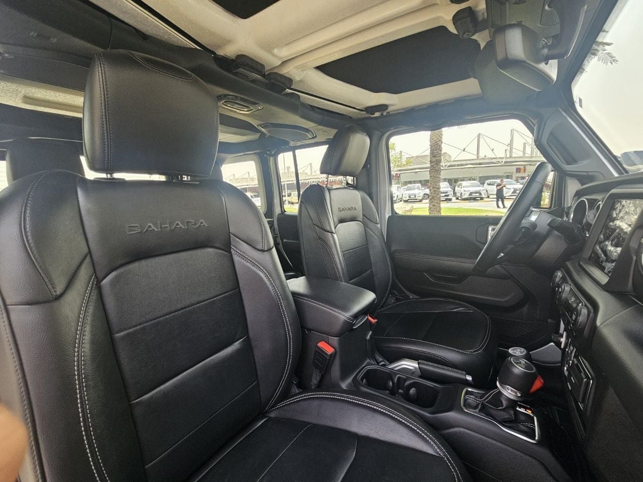 جيب رانجلر أنليميتد Sahara 3.6L A/T (5 Seater)