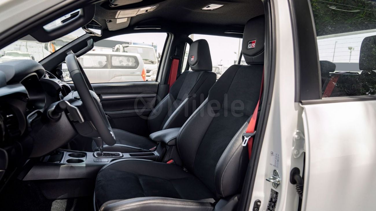 Toyota Hilux GR SPORT