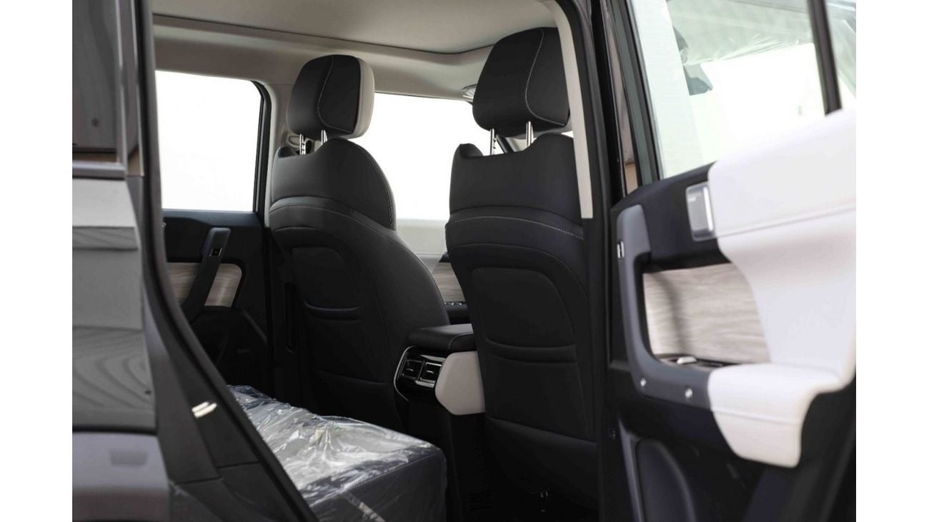 شيري iCar 03 2024 ICAR EQ3 V2 طويلة المدى - أسود من الداخل أبيض | تصدير فقط