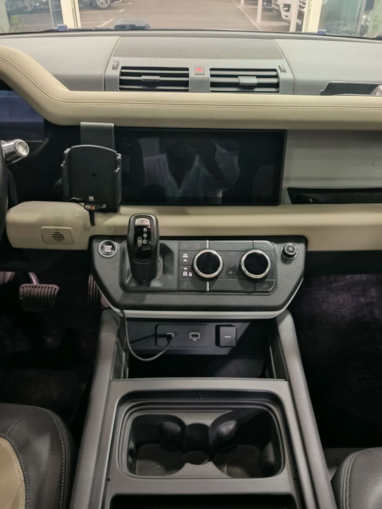لاند روفر ديفندر P400