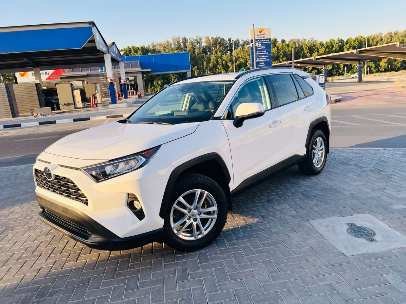 Toyota RAV4 XLE  2.5