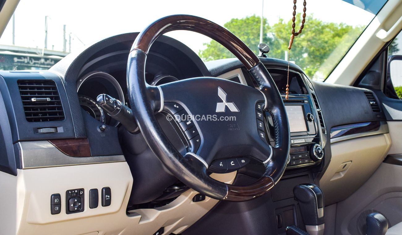Mitsubishi Pajero GLS V6