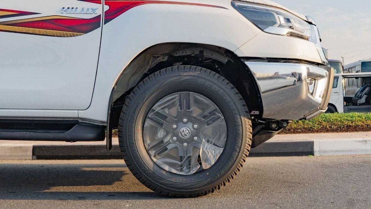 تويوتا هيلوكس Toyota Hilux pickup double cabin Petro engine 2.7L 4x4 white with red interior fully automatic