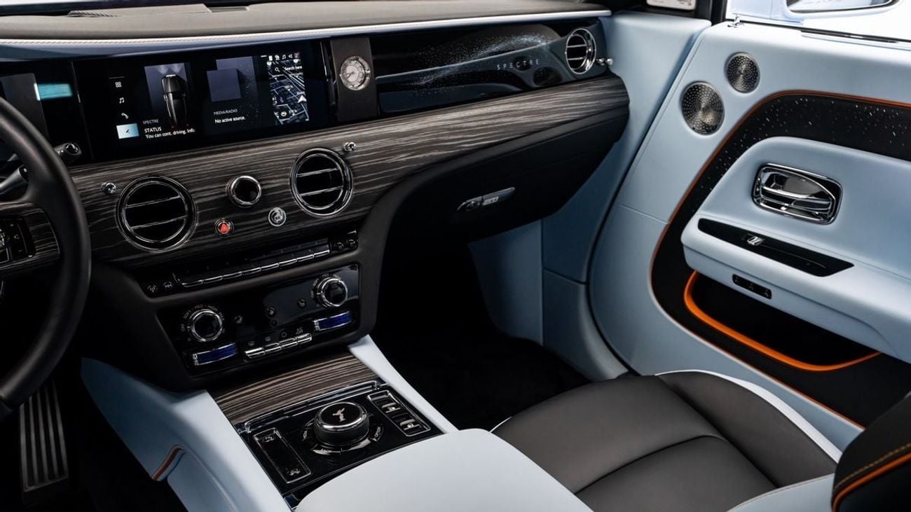 رولز رويس سبيكتر - 2024 - GCC - Under Warranty and Service Contract